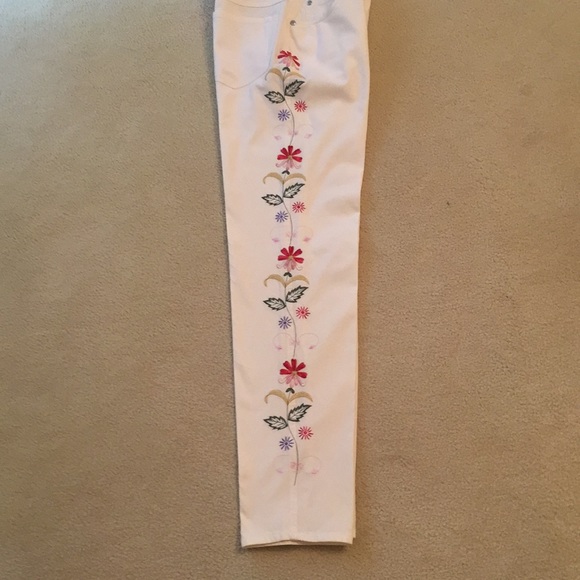 Piazza Sempione Embroidered White Cotton Jeans - Picture 3 of 6